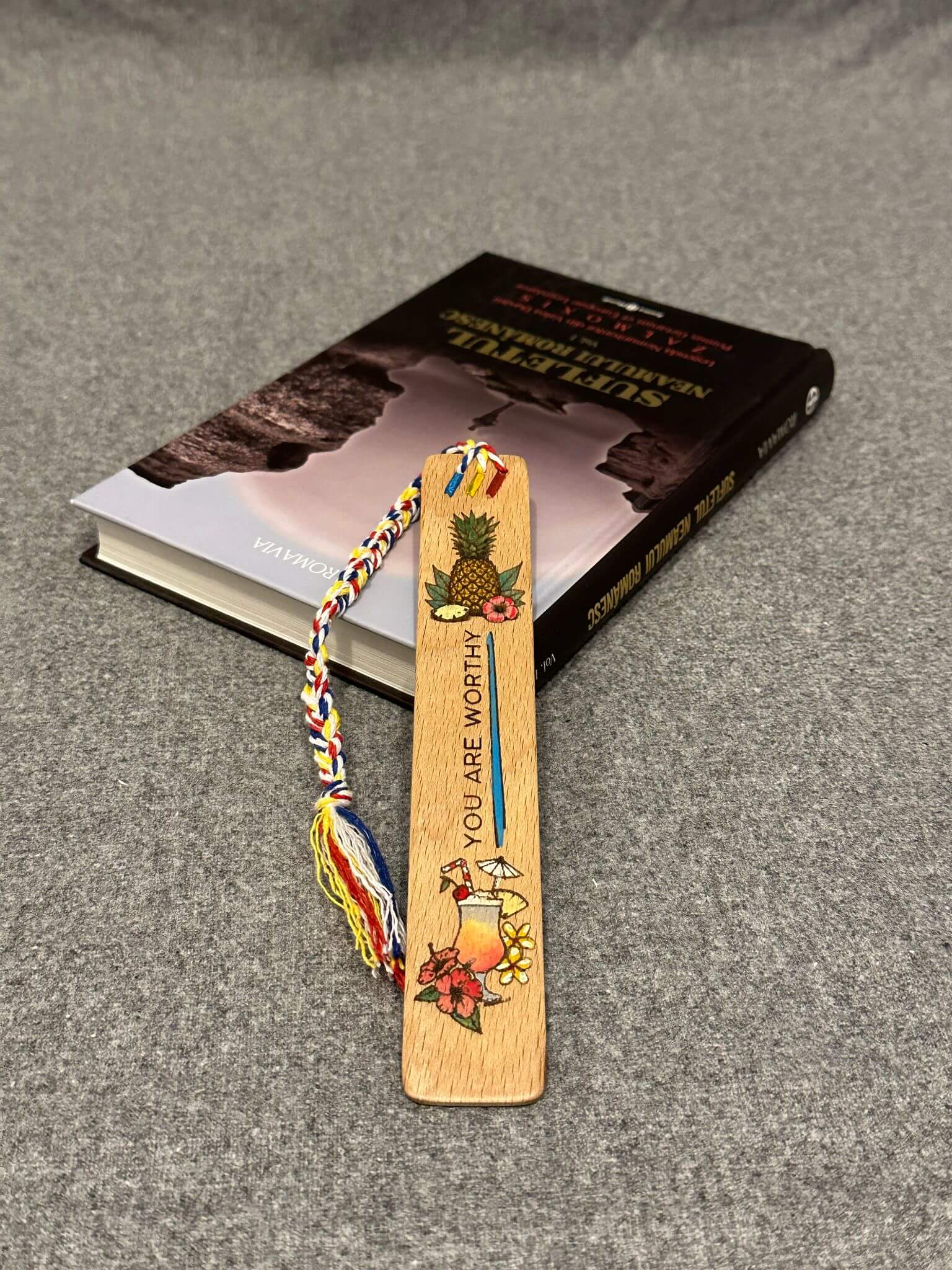 Semn de carte „You Are Worthy”
