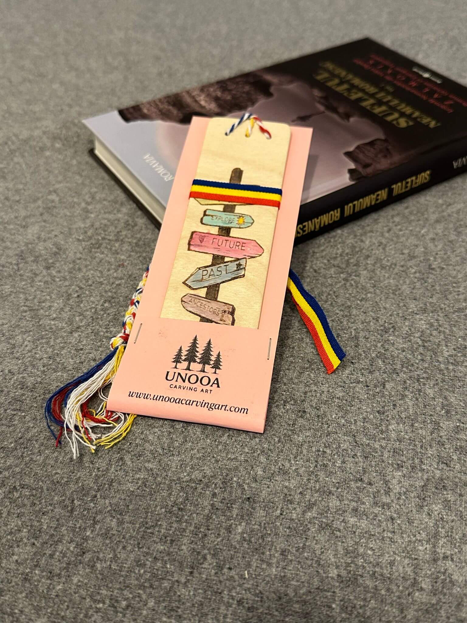 Semn de carte „Direcții”